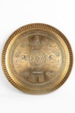 The crowned emblem of power